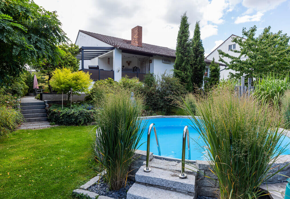 Verkauft: Freistehendes Traumhaus mit Pool, großem Garten und ohne Sanierungsstau in Trebur-Geinsheim