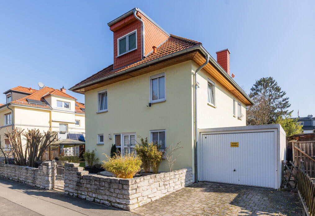 Neu im Verkauf: Modernes freistehendes Einfamilienhaus in Kostheim